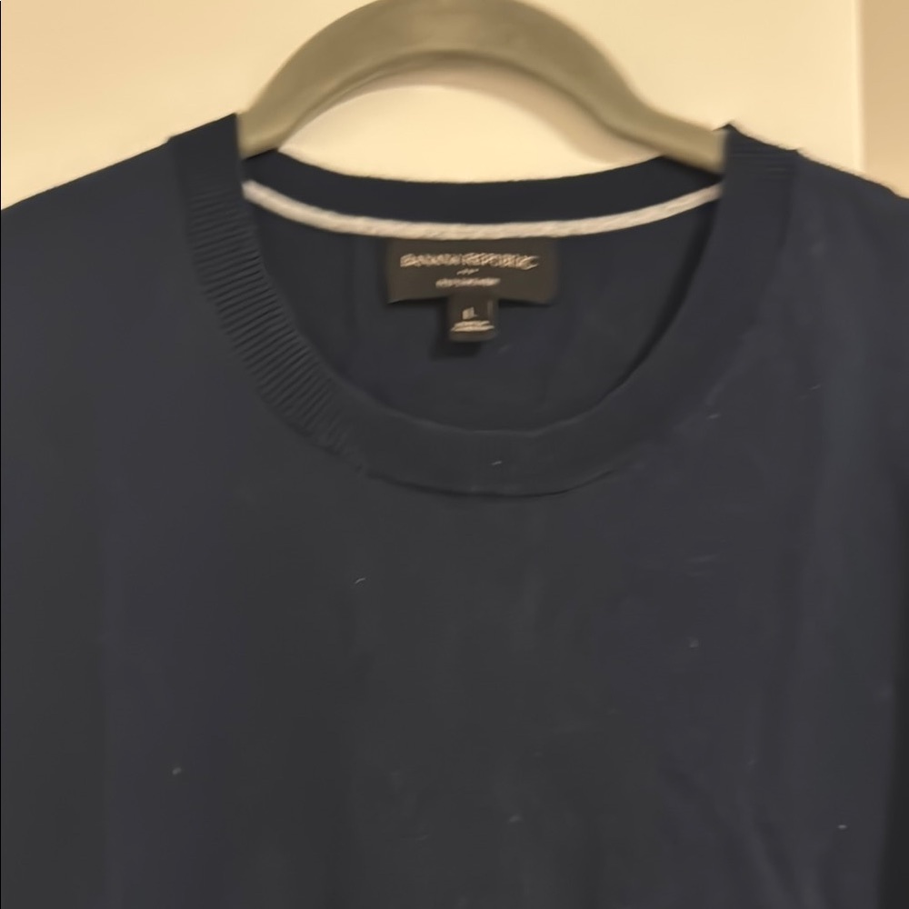 Banana Republic Men's Dark Navy Crewneck Sweater - Picture 4 of 5